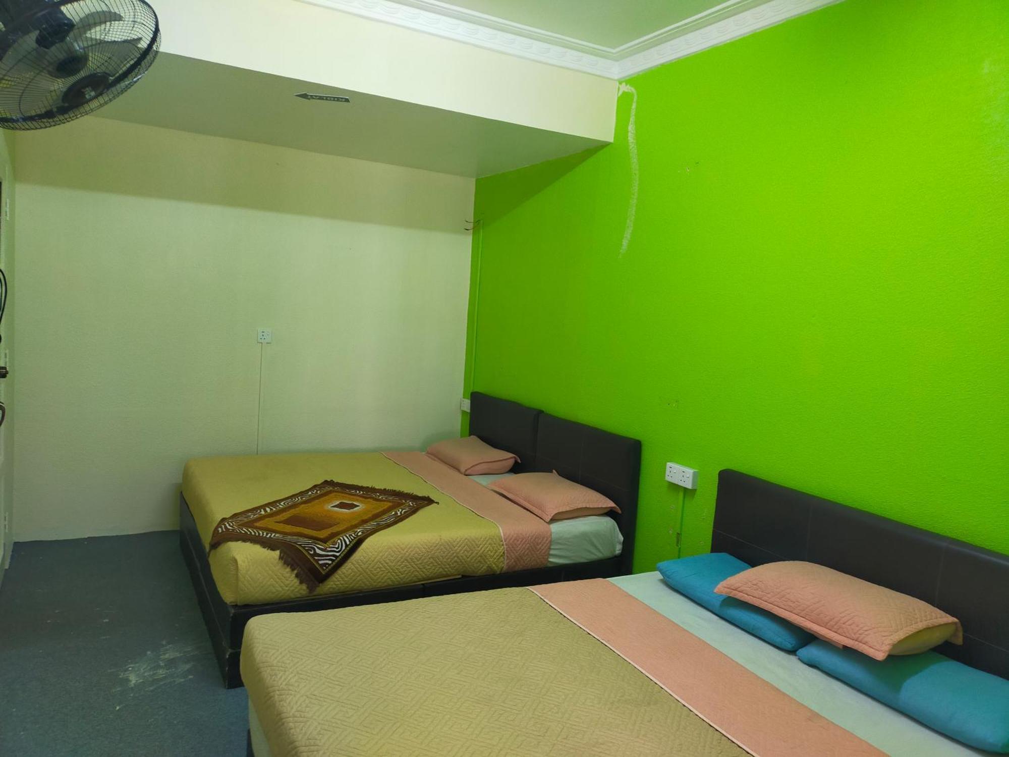 Netasha Holiday Inn Tanah Rata Ngoại thất bức ảnh