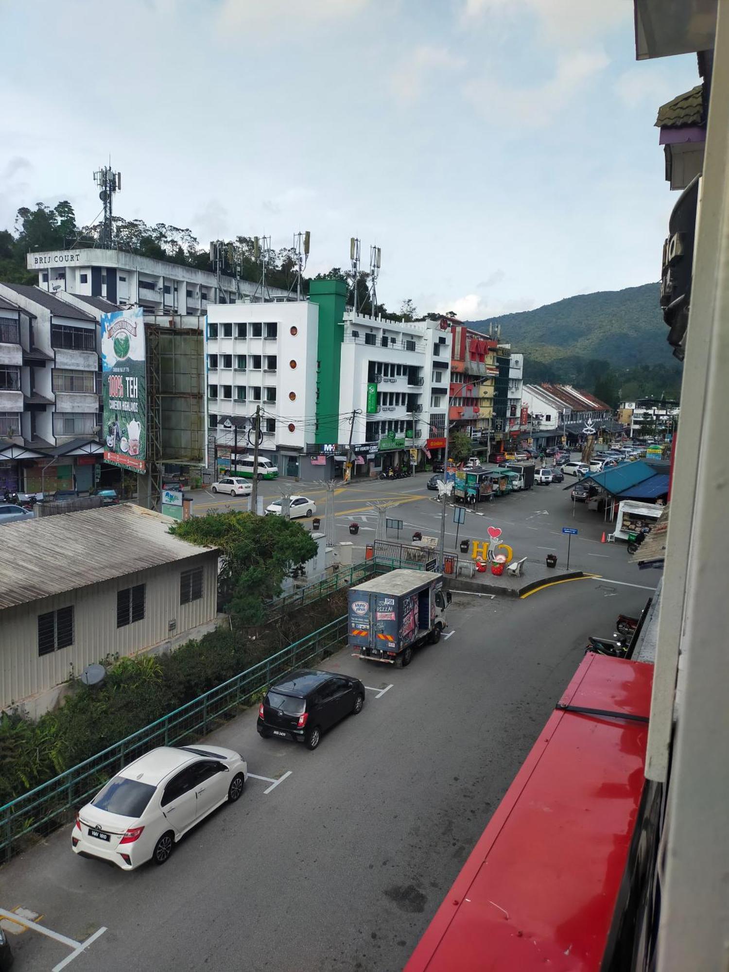 Netasha Holiday Inn Tanah Rata Ngoại thất bức ảnh