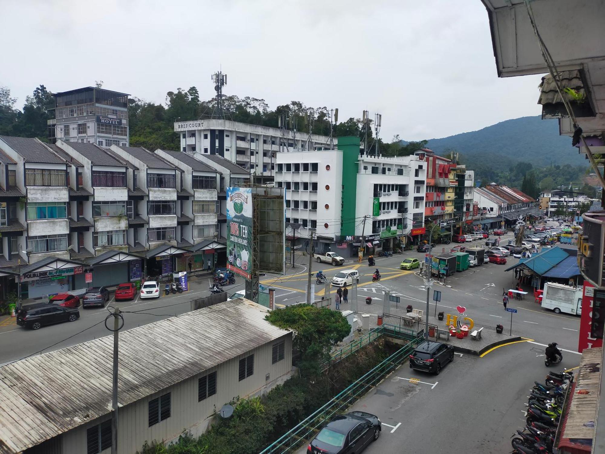Netasha Holiday Inn Tanah Rata Ngoại thất bức ảnh